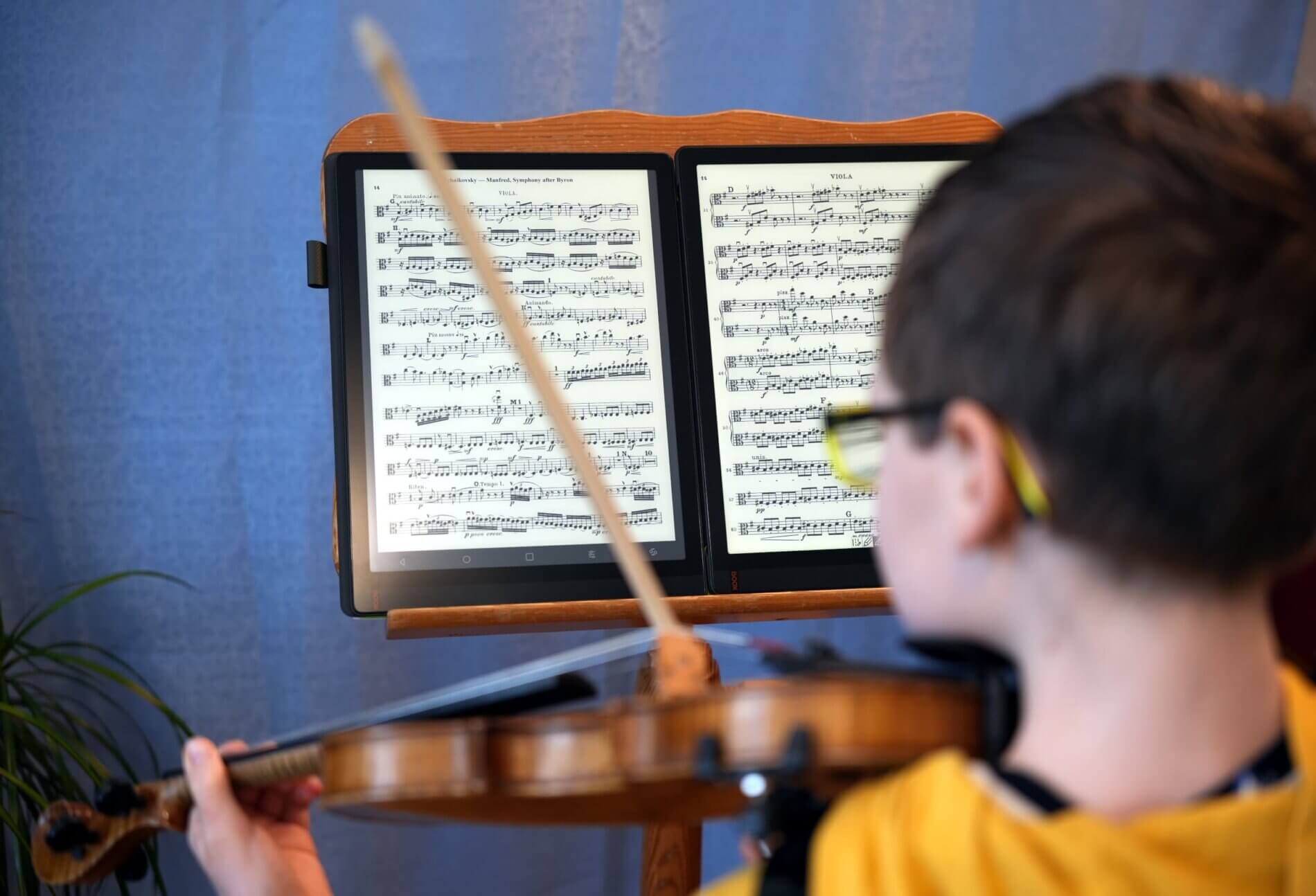 La liseuse électronique PadMu 4 dans la pédagogie et l'enseignement de la musique (ici un cours de violon).