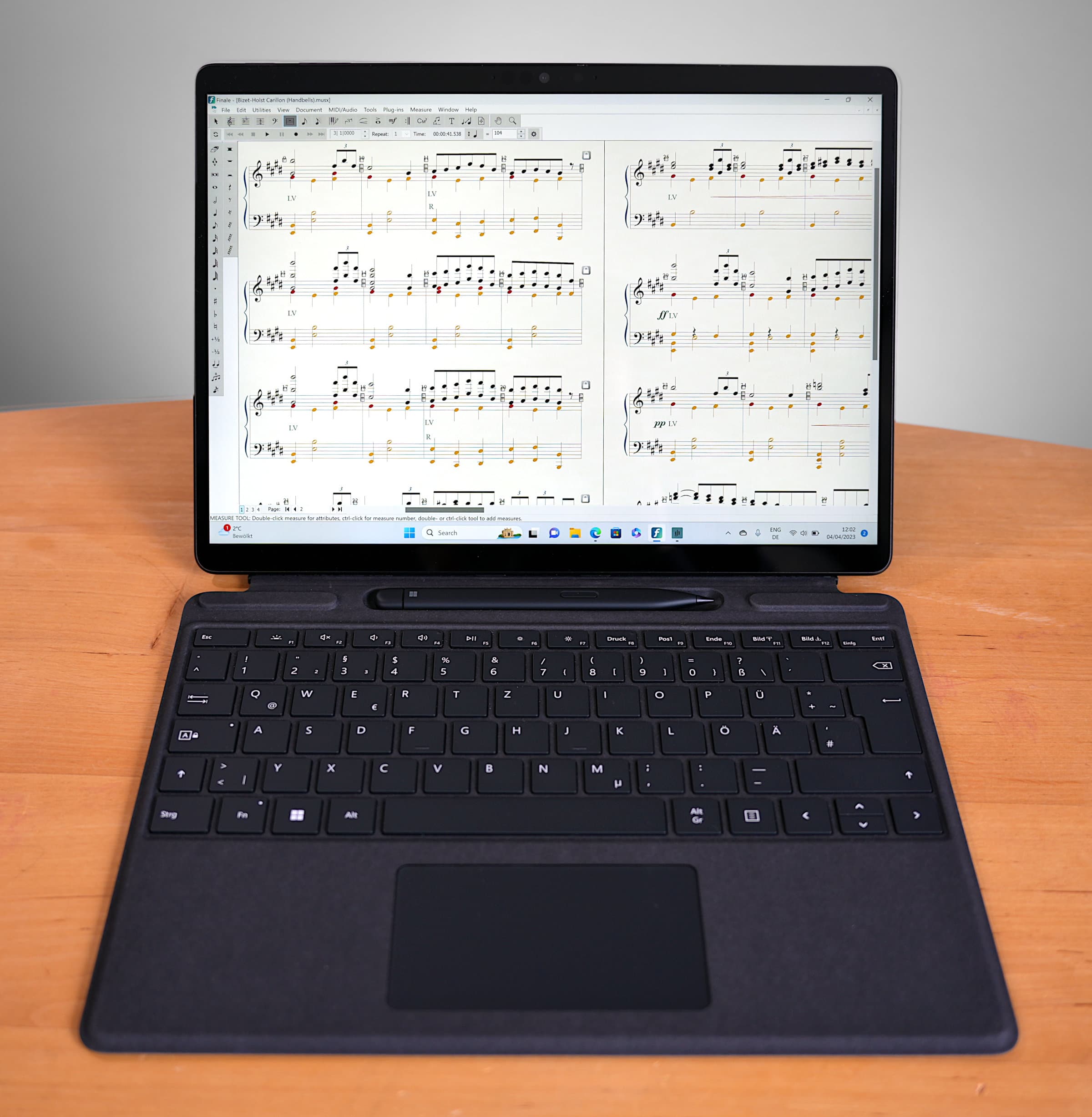 Tablettes pour la musique - Microsoft Surface Pro 9 et Finale de Makemusic (notation musicale)