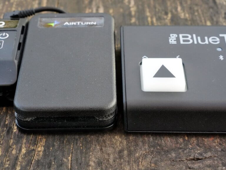 iRig BlueTurn vs AirTurn BT Duo 500 - Pédales de tourne de page pour tablettes et téléphones